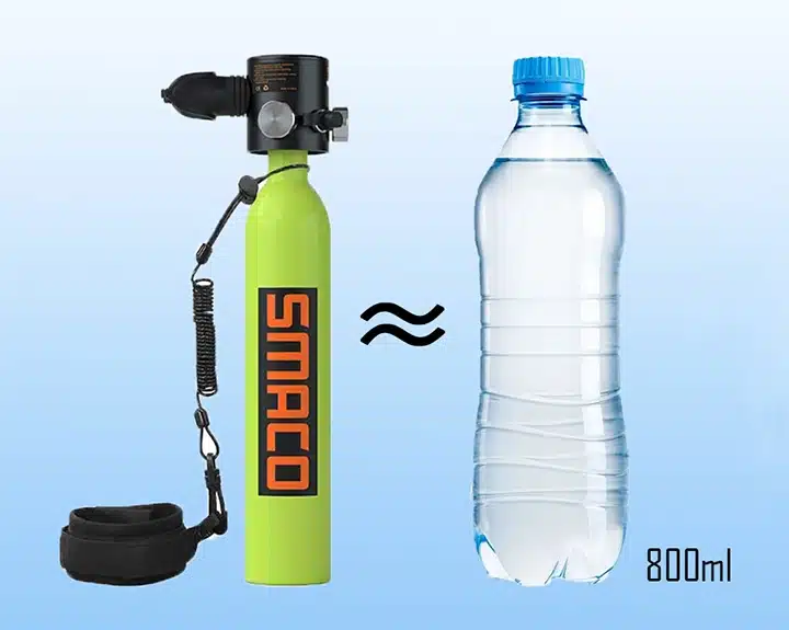 SMACO S300 Tauchflasche am Taucher befestigt